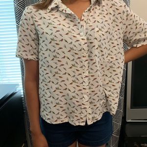 ❤️2 for $10❤️Button up bird print blouse sizeSmall